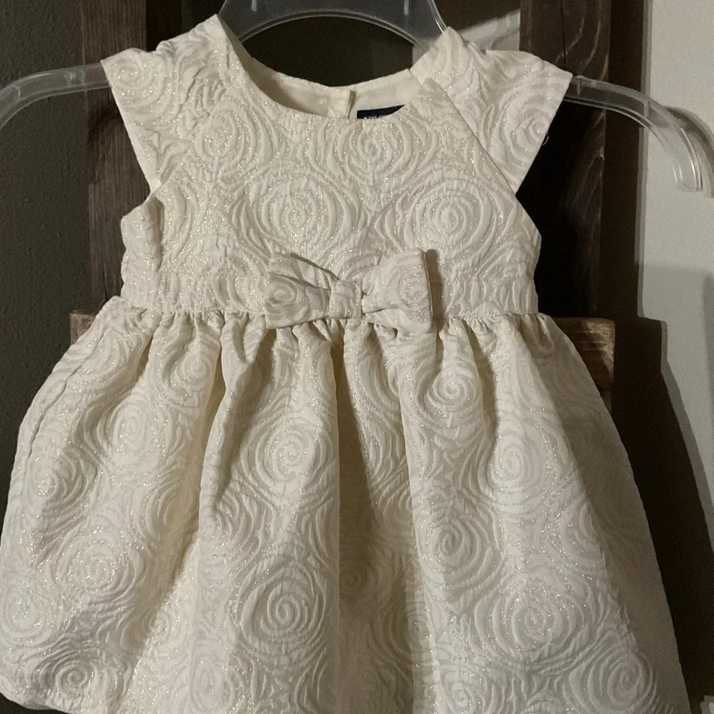 The Children’s Place Elegant Cream Baby Dress with Bow size 12 -18 months